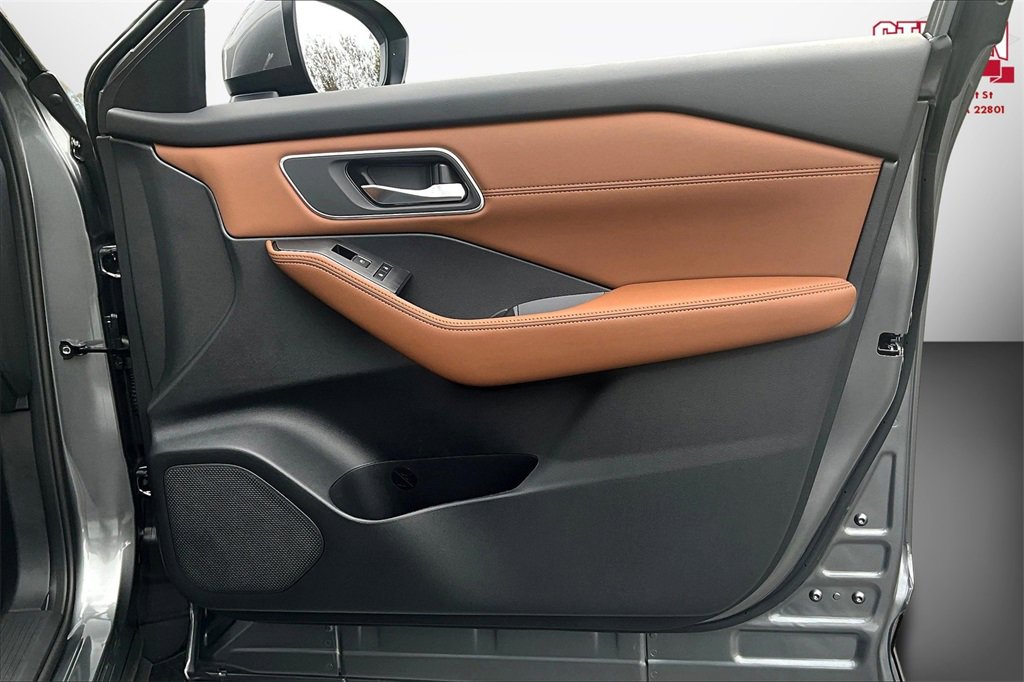 New 2026 Nissan Rogue Platinum image 32