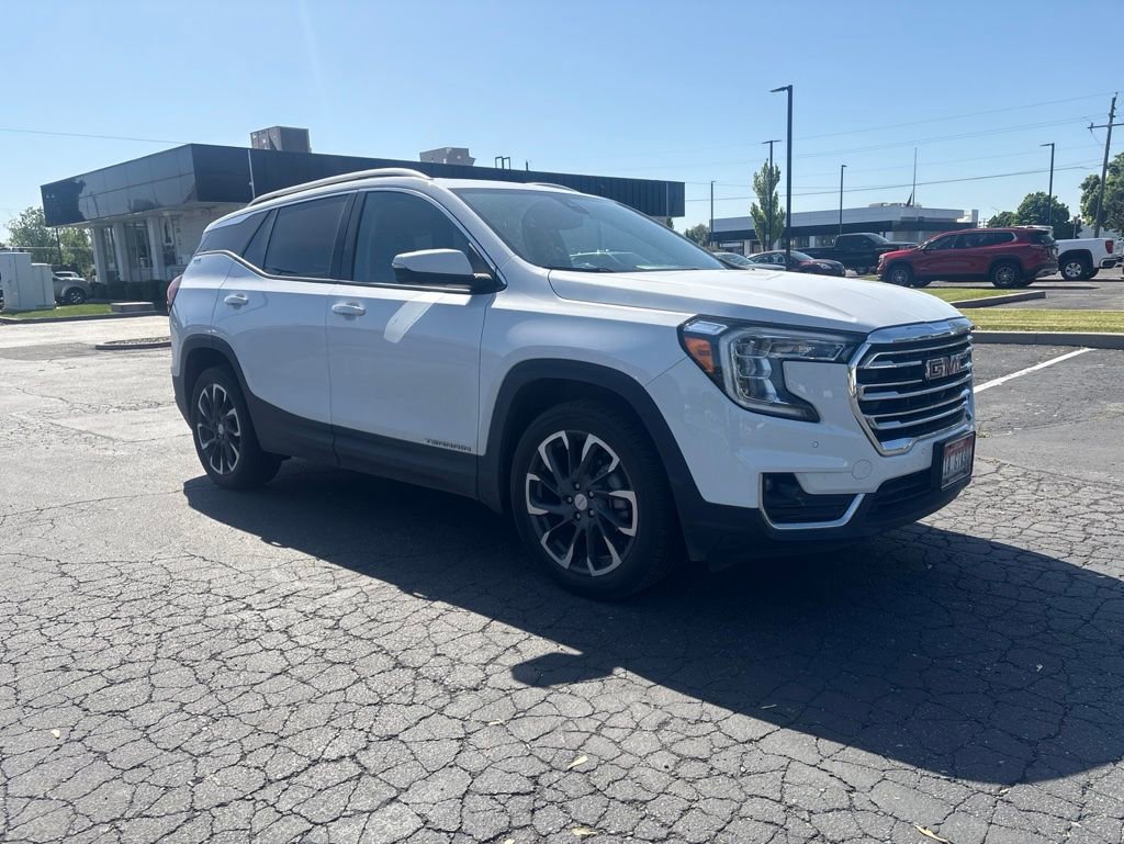 Used 2022 GMC Terrain SLT w/ Infotainment Package II AWD/4WD image 7