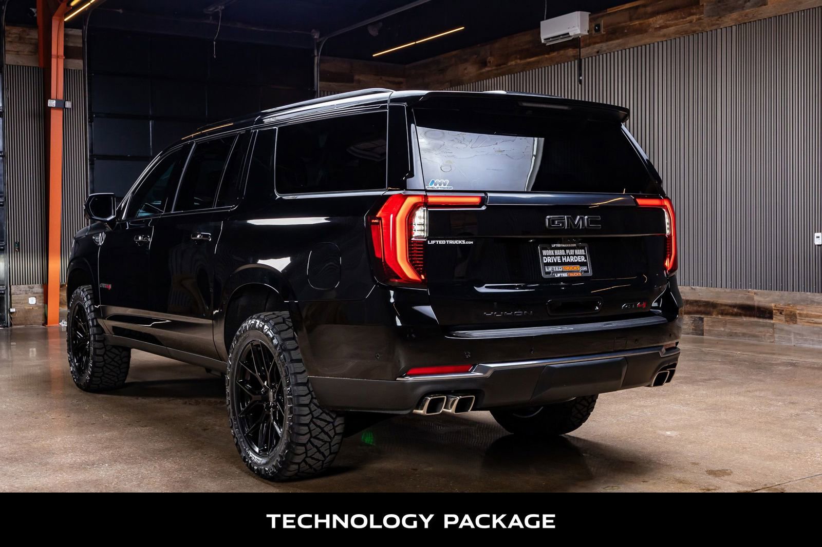 Used 2025 GMC Yukon XL AT4 w/ Premium Trailering Package AWD/4WD image 7