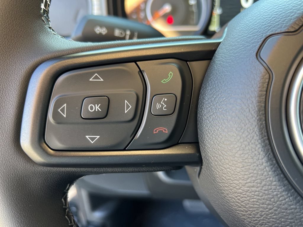 New 2026 Jeep Gladiator Sport AWD/4WD image 12