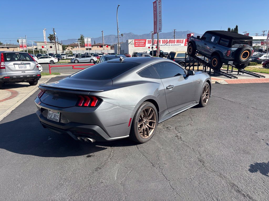 Used 2025 Ford Mustang GT Premium RWD image 4