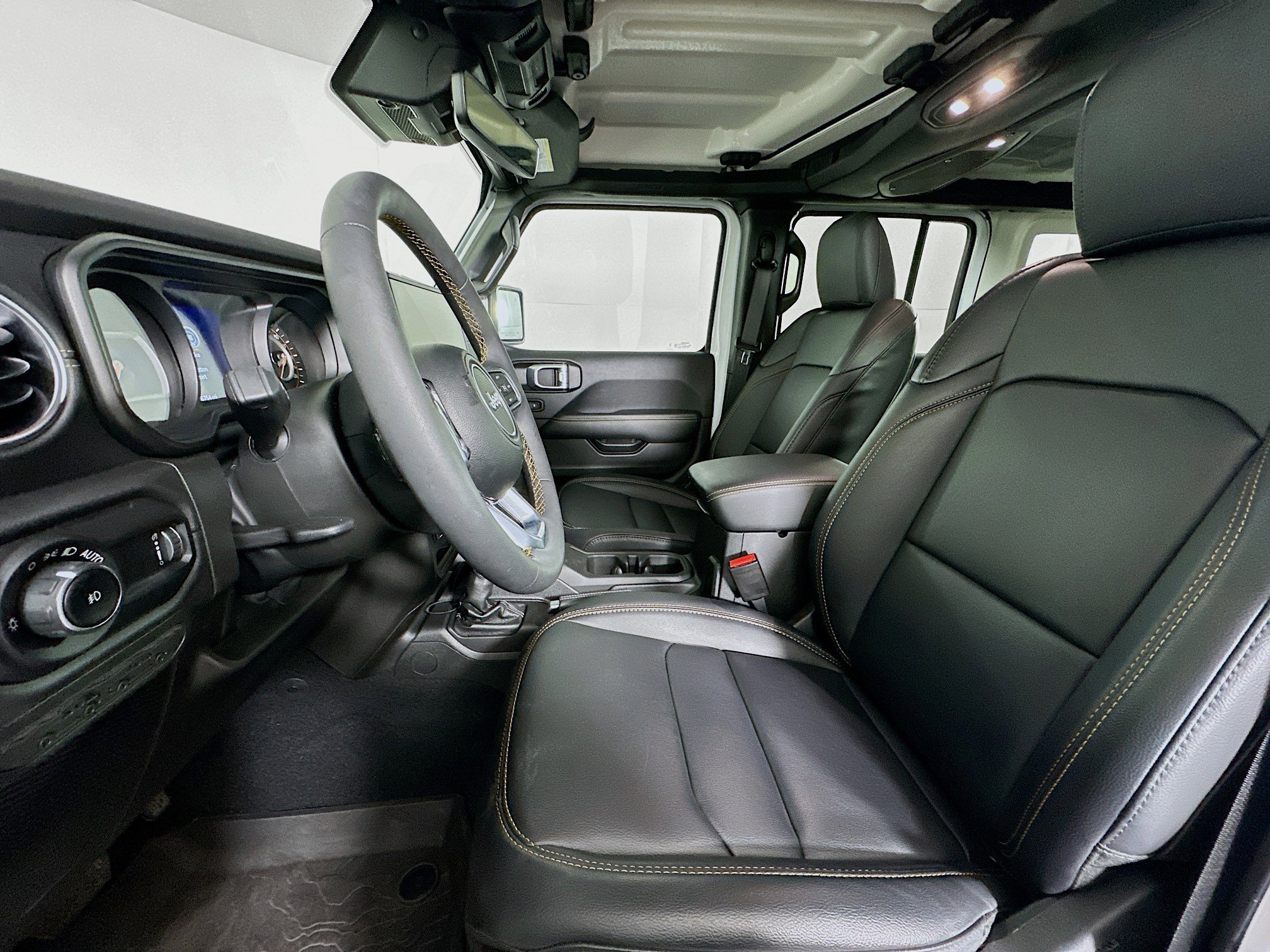 Used 2024 Jeep Wrangler Sahara w/ Technology Group image 13