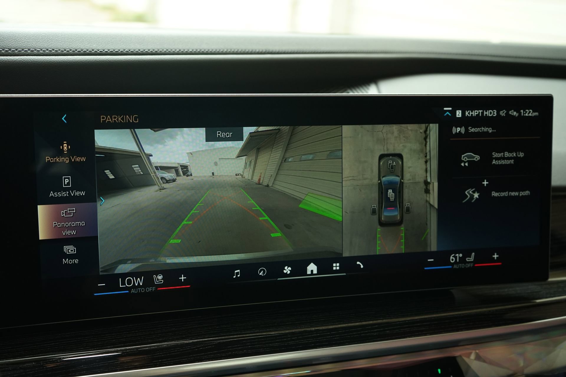 Used 2025 BMW 740i image 11