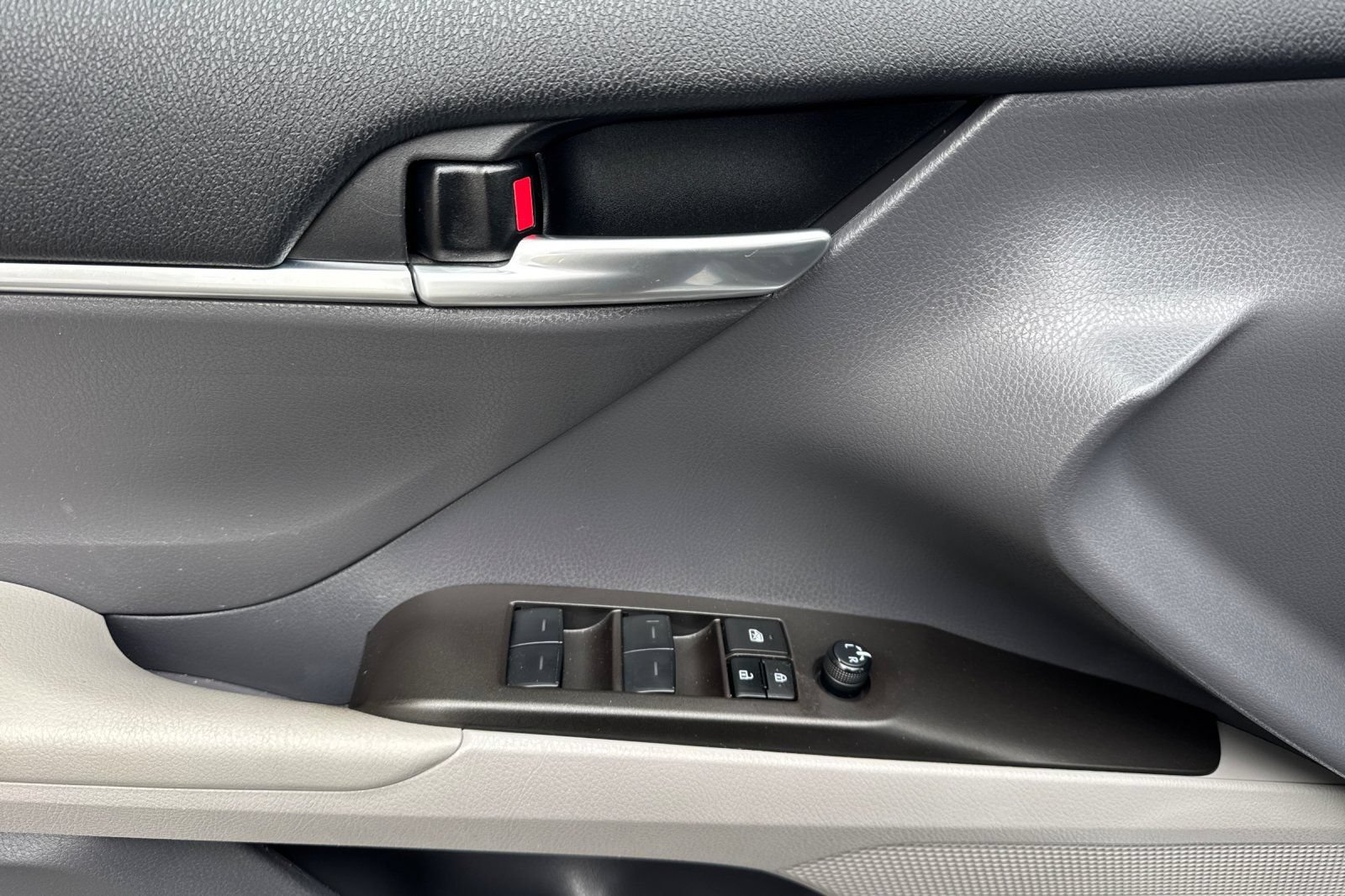 Certified 2024 Toyota Camry LE FWD image 11
