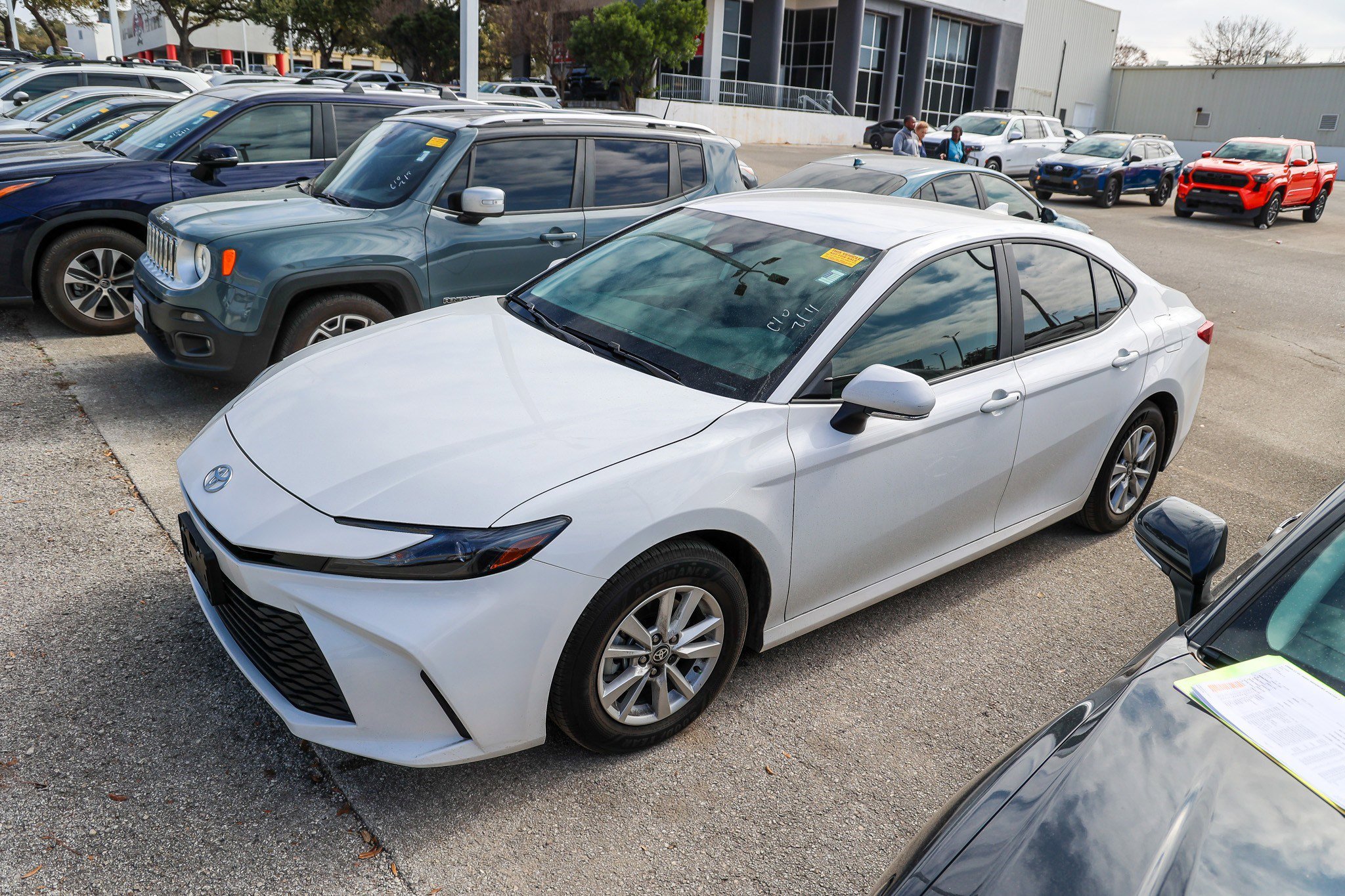 Used 2025 Toyota Camry LE w/ Convenience Package image 3