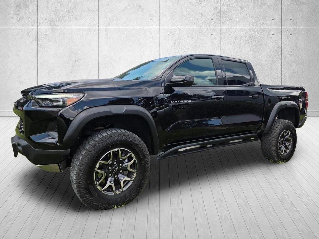 Used 2023 Chevrolet Colorado ZR2 w/ ZR2 Convenience Package III AWD/4WD image 9