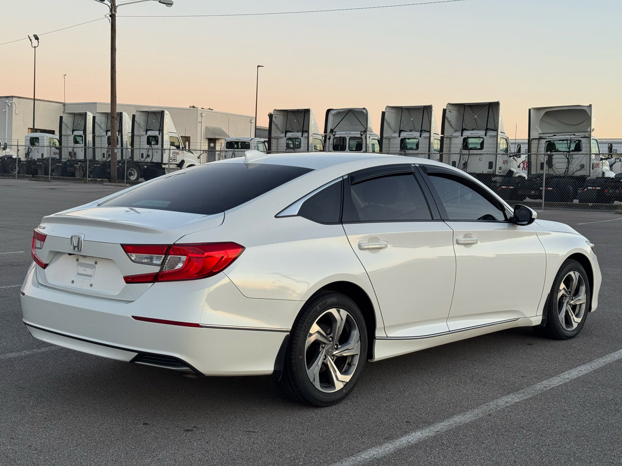 Used 2018 Honda Accord EX image 7