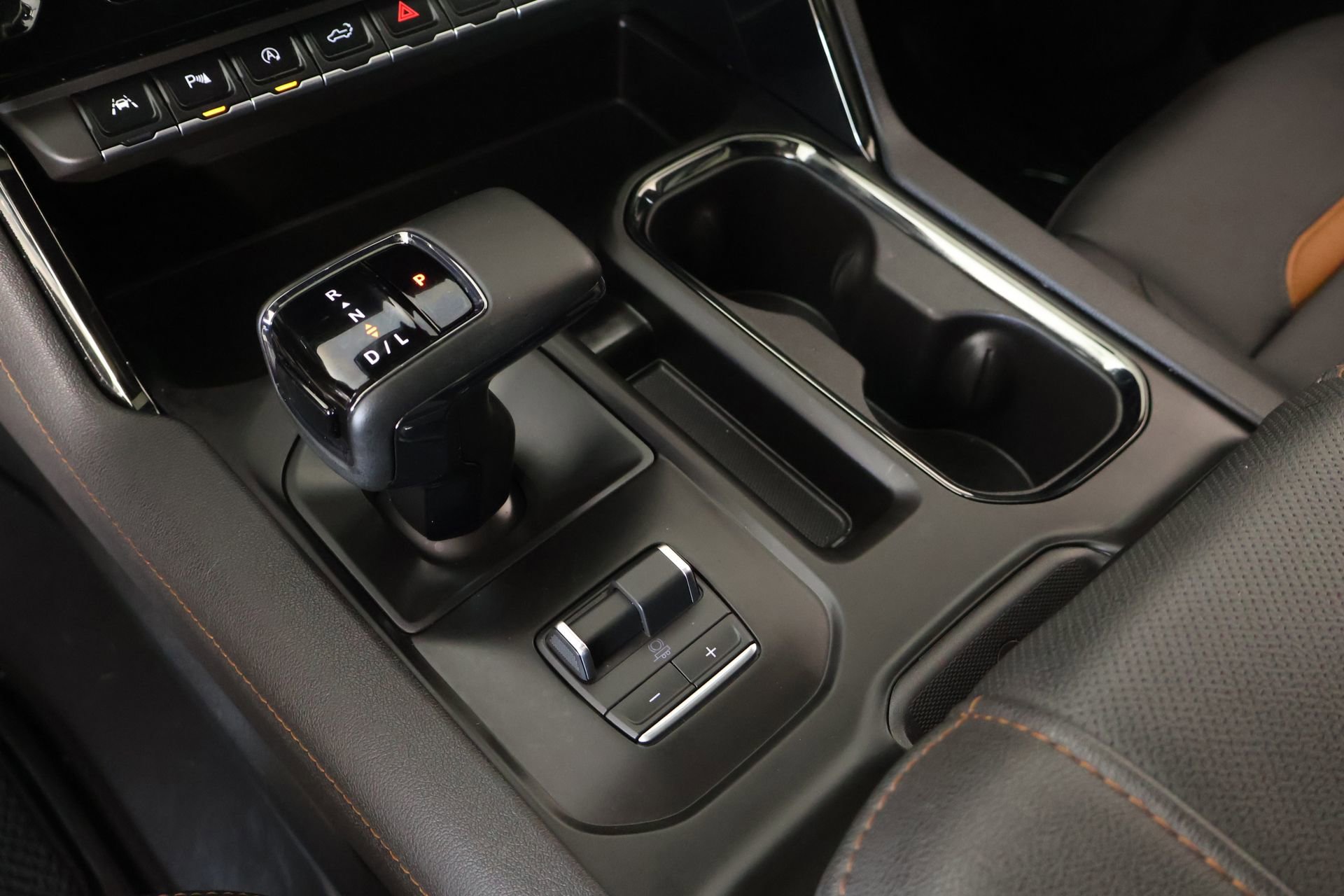 Used 2026 GMC Sierra 1500 AT4 w/ AT4 Premium Package AWD/4WD image 9