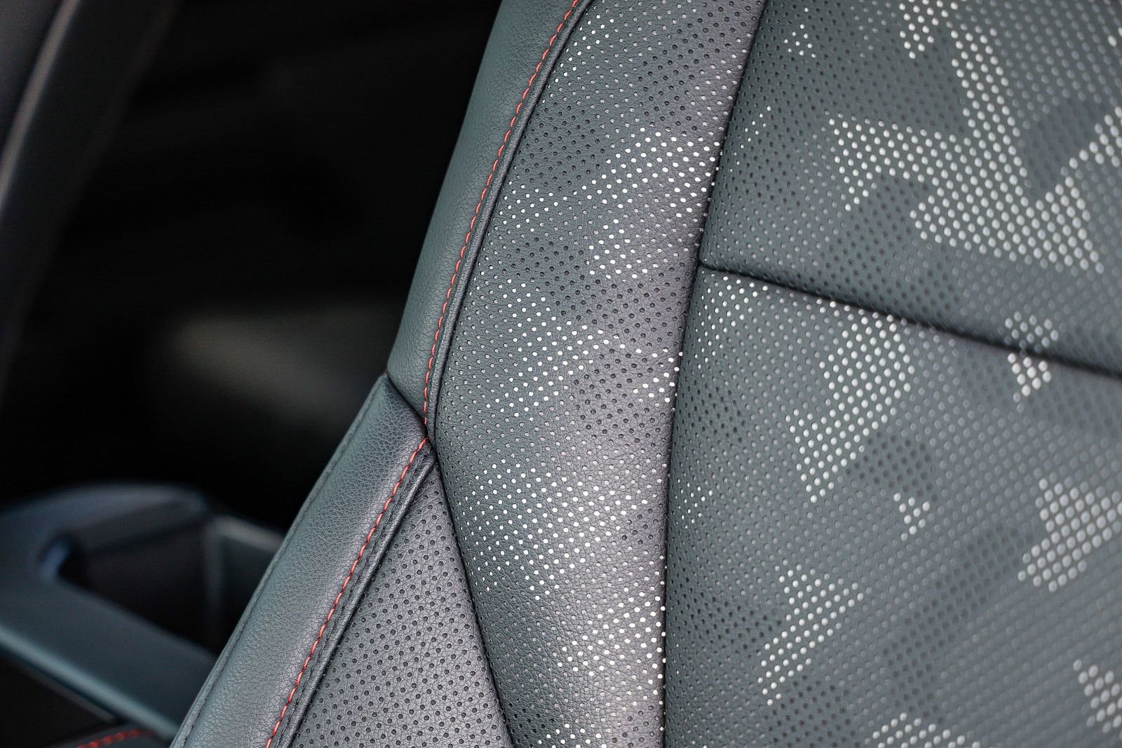 Used 2025 Toyota Sequoia TRD Pro AWD/4WD image 26