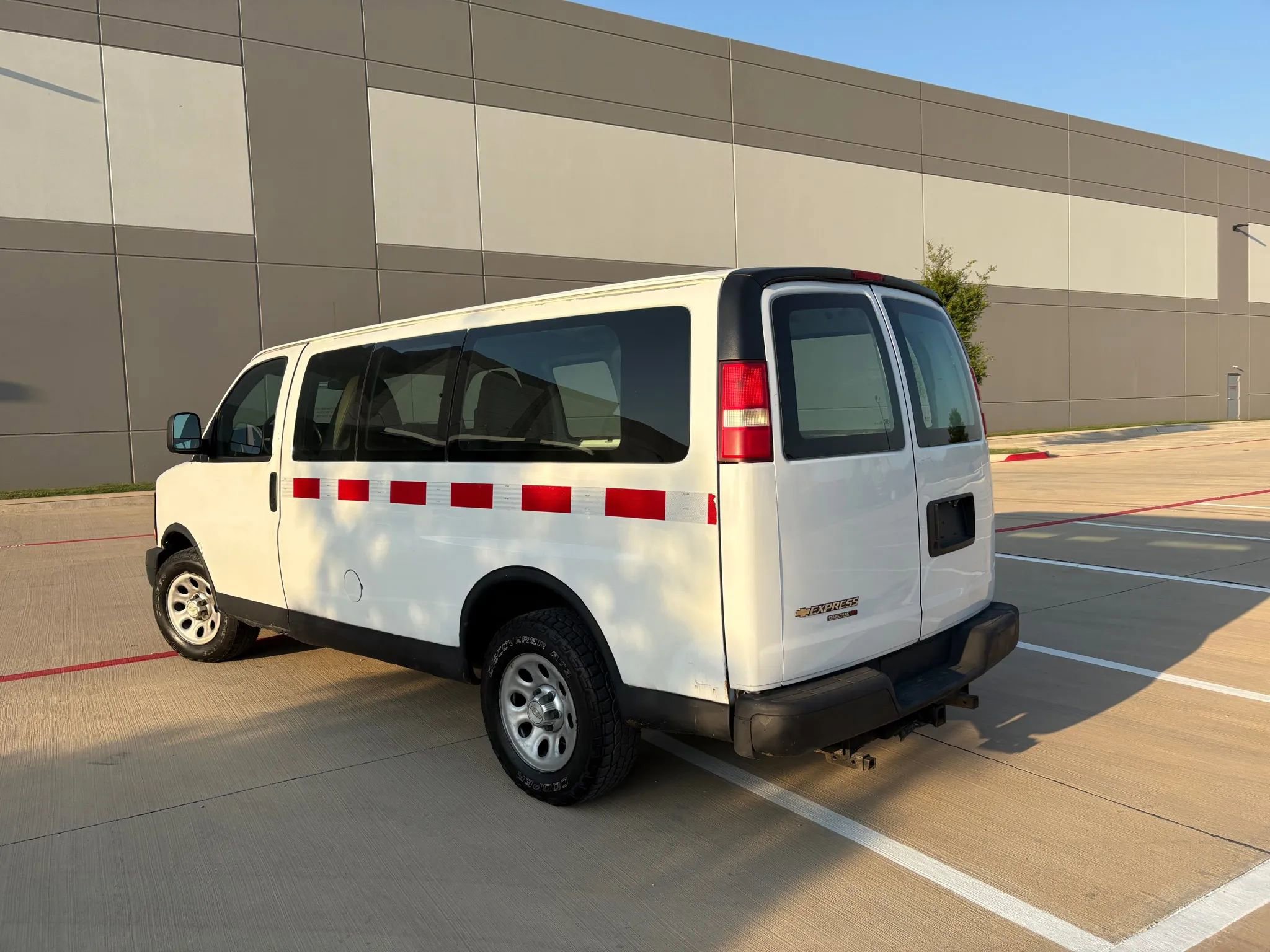 Used 2014 Chevrolet Express 1500 AWD image 9