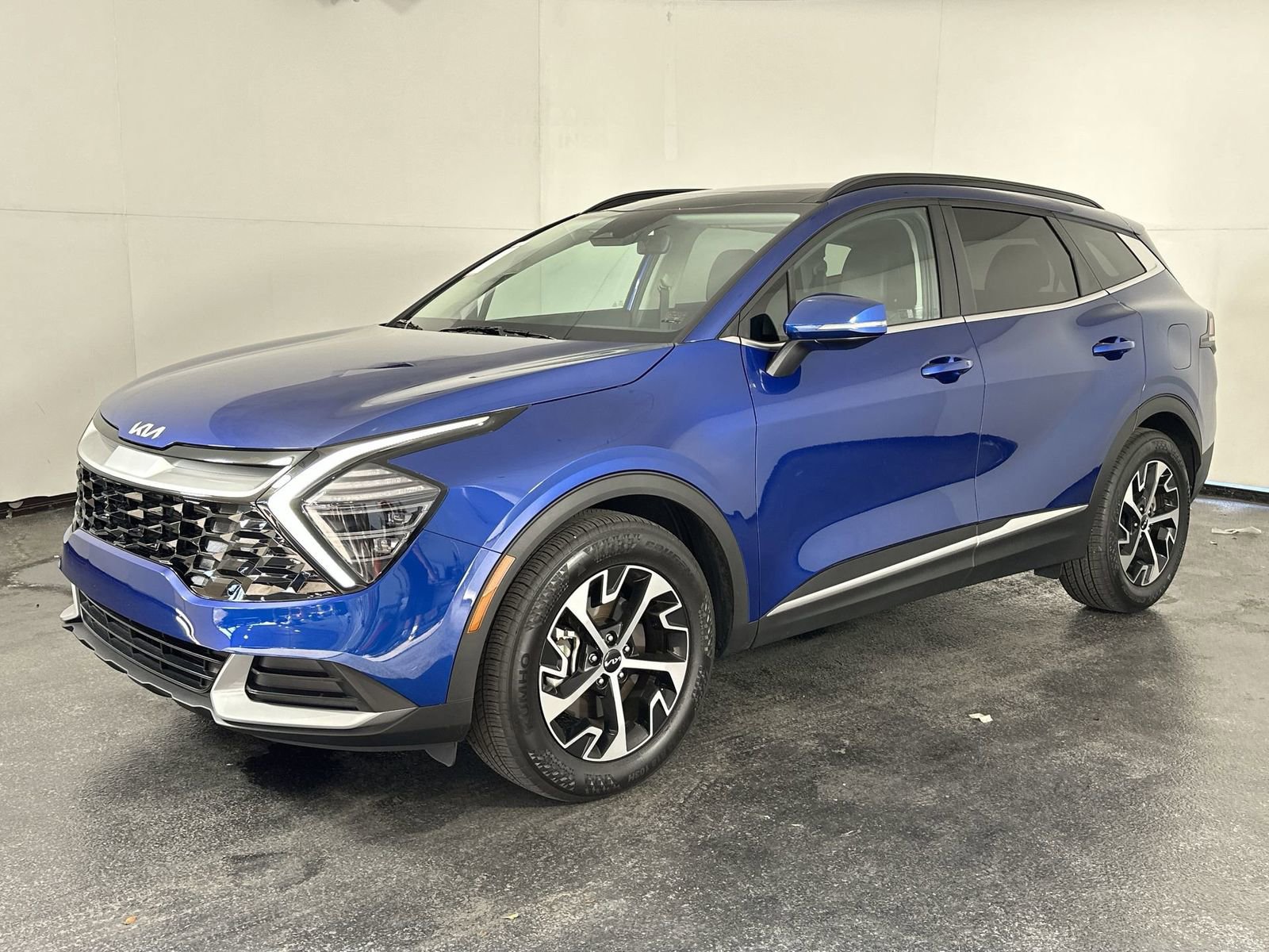 Used 2025 Kia Sportage EX w/ Premium Package image 6