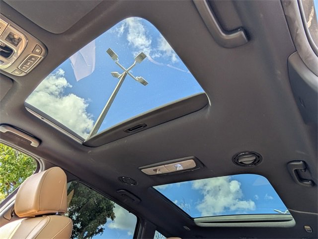 Used 2022 Kia Telluride SX w/ Towing Package image 18