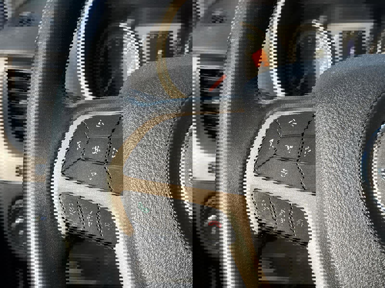 Used 2016 Jeep Cherokee Latitude w/ Cold Weather Group image 18