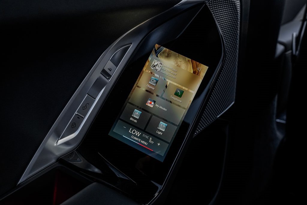 Used 2023 BMW 740i image 19