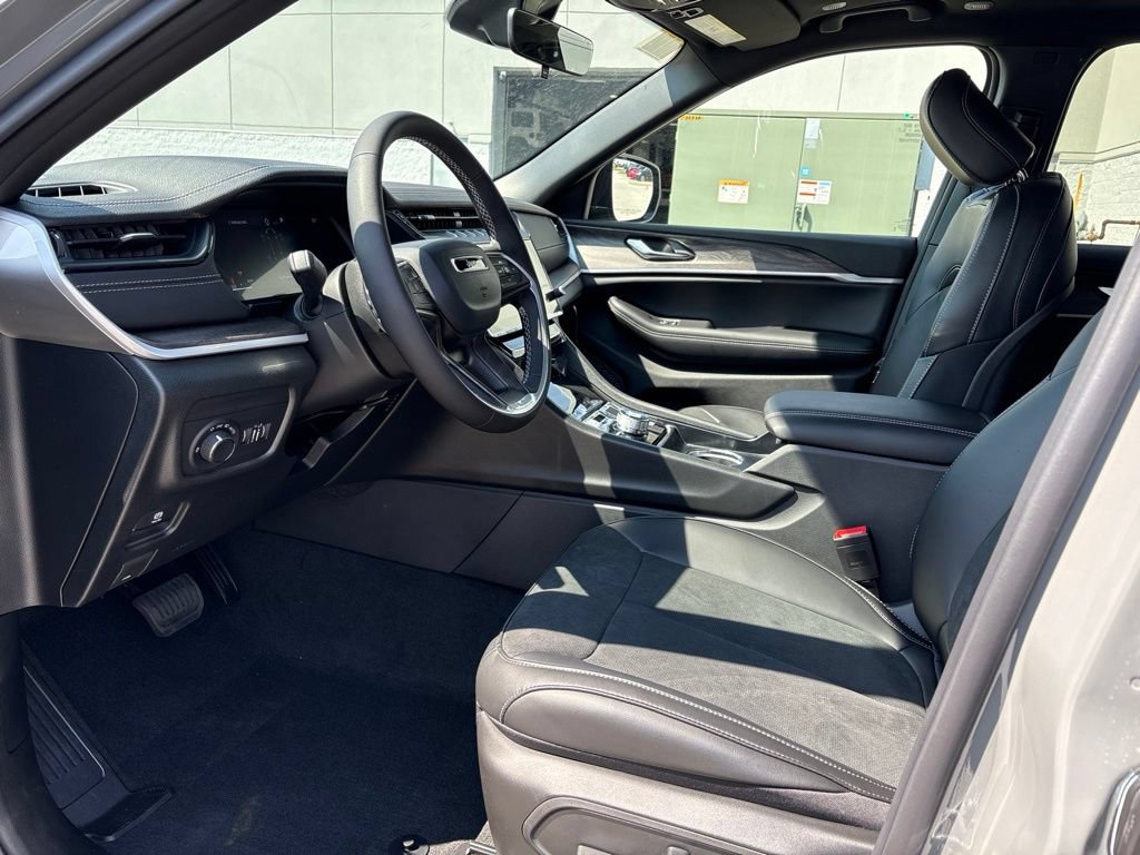 New 2027 Jeep Grand Cherokee L 4WD image 8