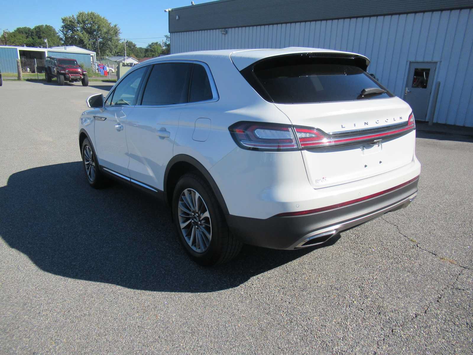 Used 2023 Lincoln Nautilus FWD image 7