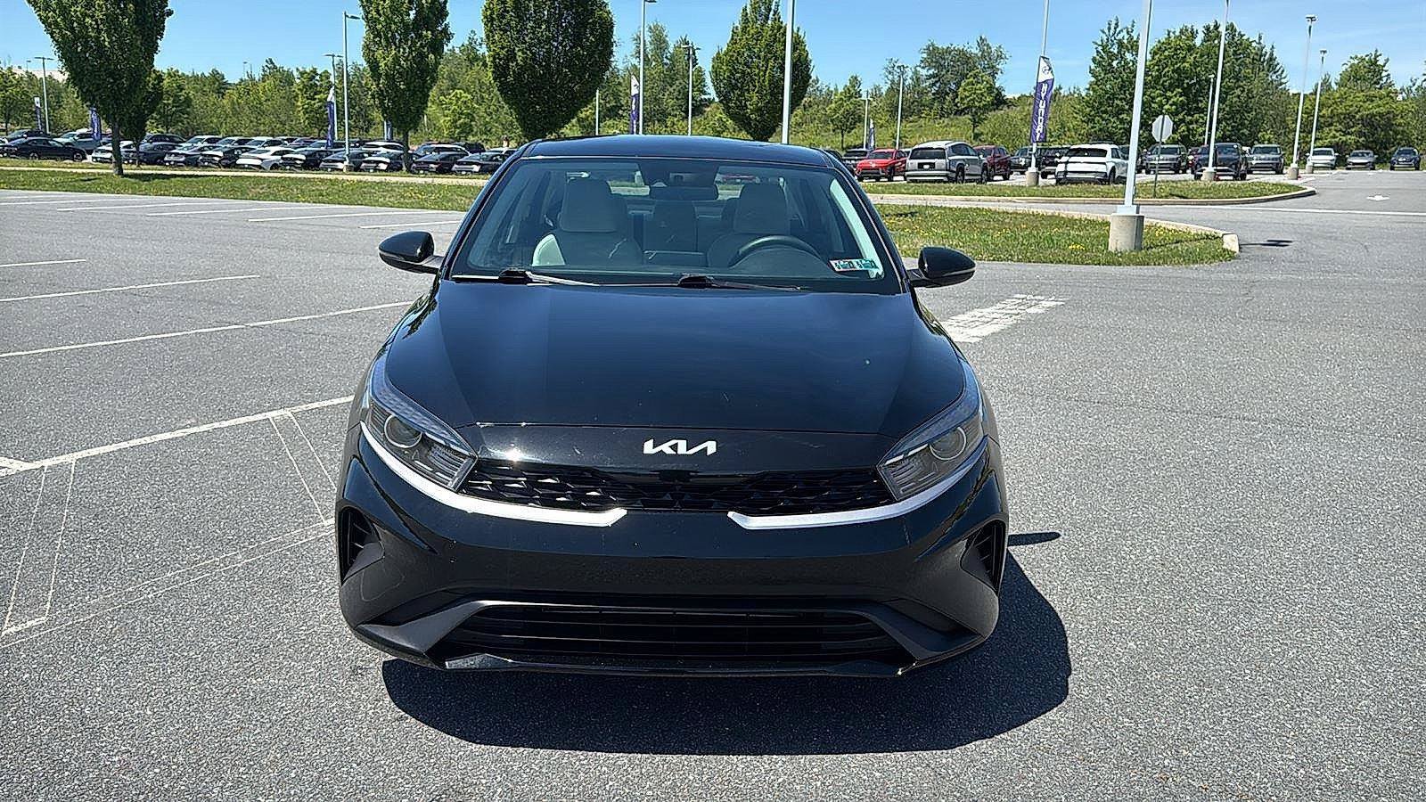 Used 2023 Kia Forte LXS w/ LXS Technology Package FWD image 13