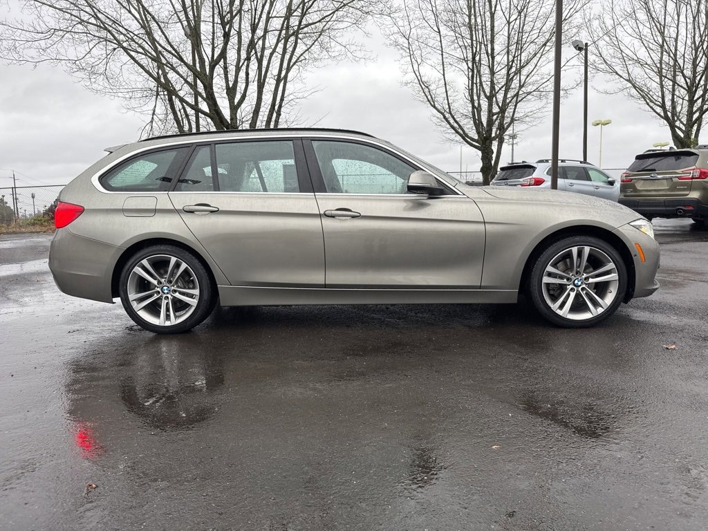 Used 2017 BMW 330i xDrive Wagon w/ Premium Package image 8