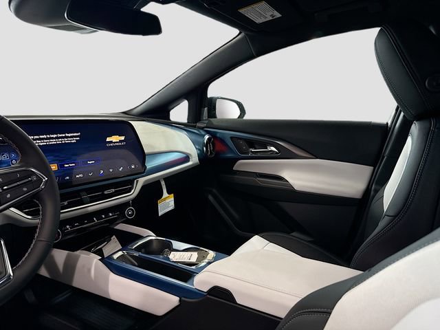 New 2026 Chevrolet Equinox EV LT AWD/4WD image 24