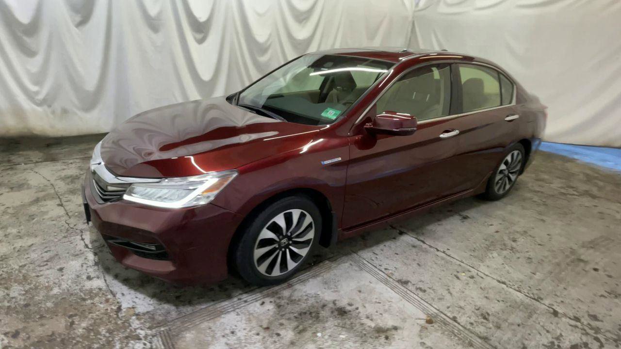 Used 2017 Honda Accord Touring image 4