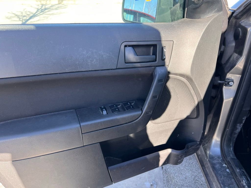 Used 2011 Ford Focus SE image 7