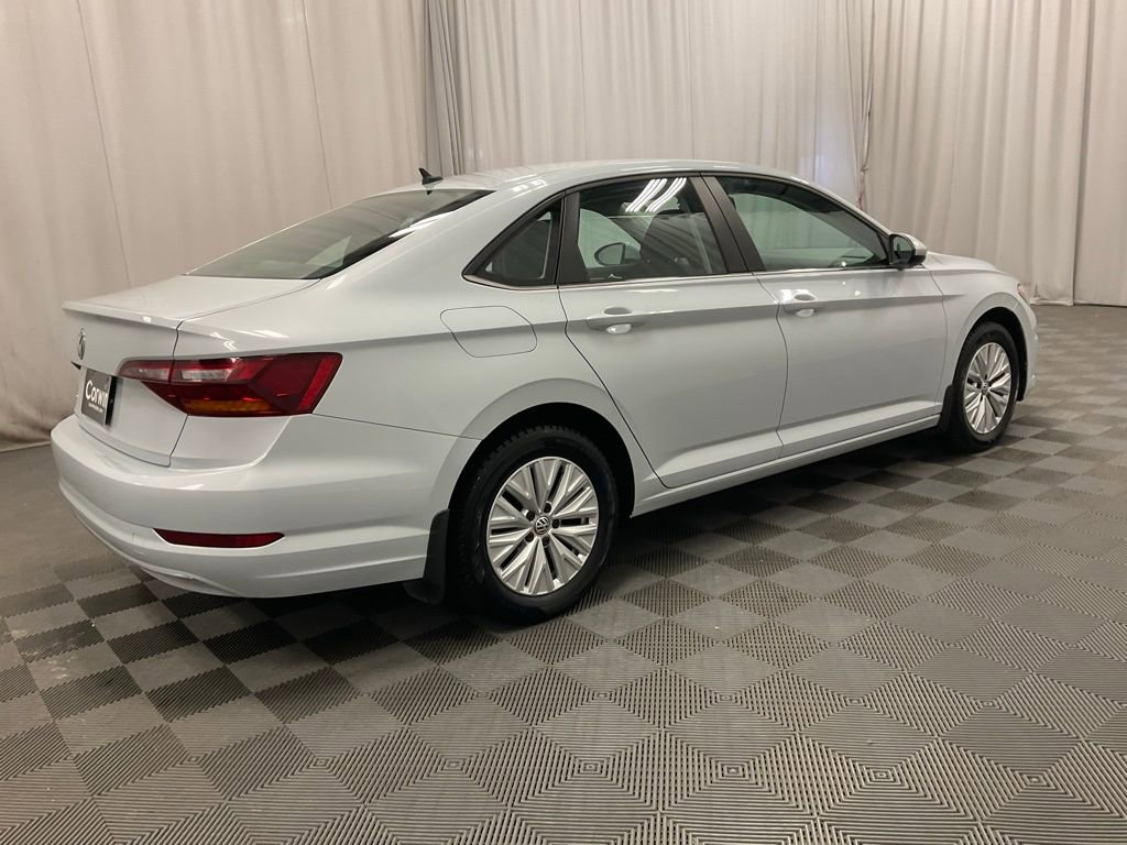 Used 2019 Volkswagen Jetta image 2