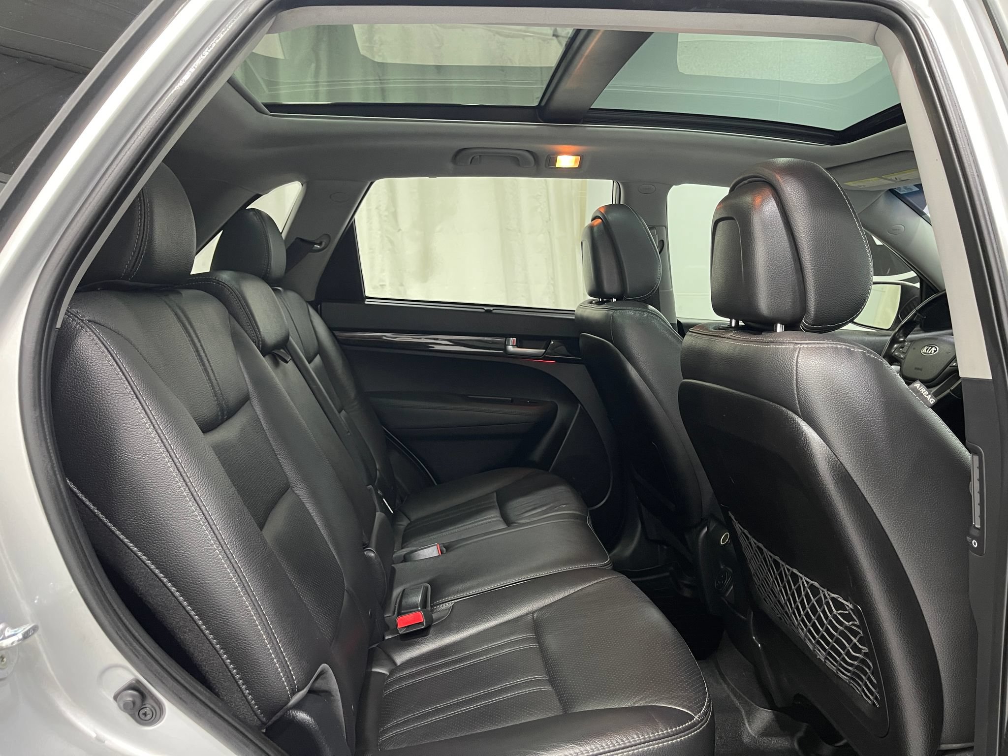 Used 2014 Kia Sorento SX w/ 3rd Row Package AWD/4WD image 31