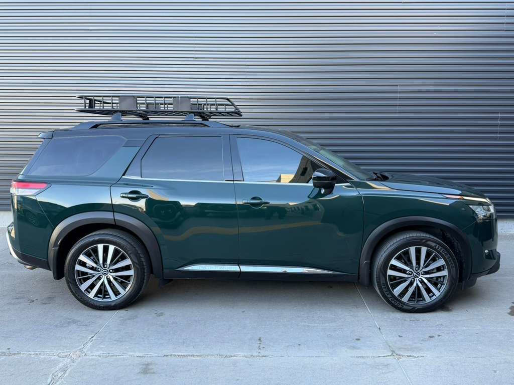 Used 2022 Nissan Pathfinder Platinum w/ Cargo Package image 10
