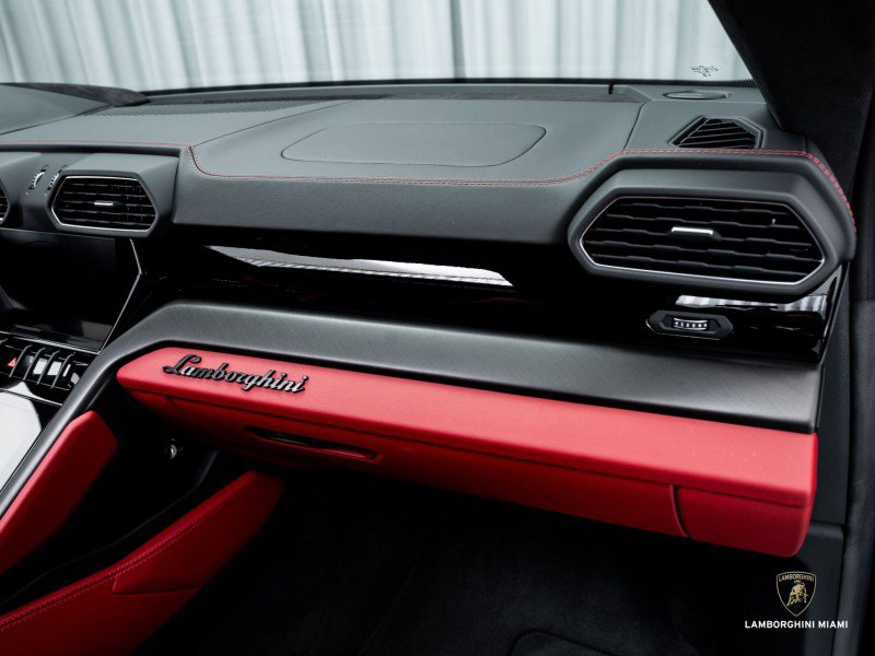 Used 2024 Lamborghini Urus S image 46