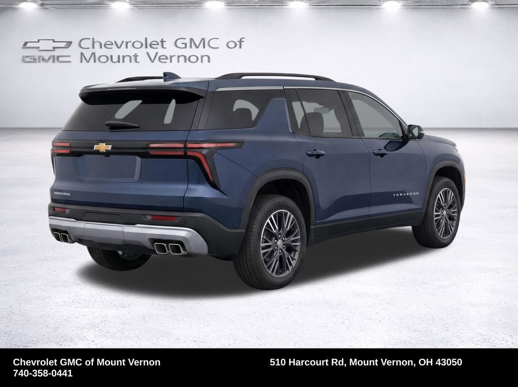 Used 2025 Chevrolet Traverse LT FWD image 4