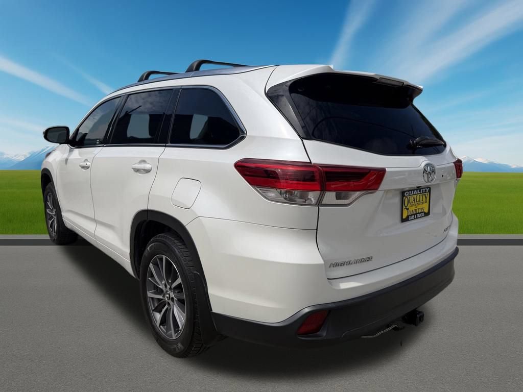 Used 2018 Toyota Highlander XLE AWD/4WD image 3