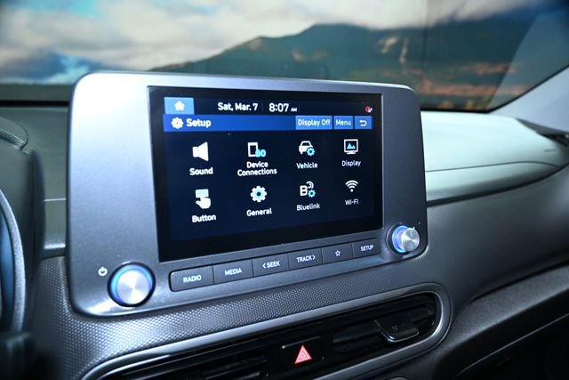 Used 2023 Hyundai Kona SE w/ Cargo Package image 32