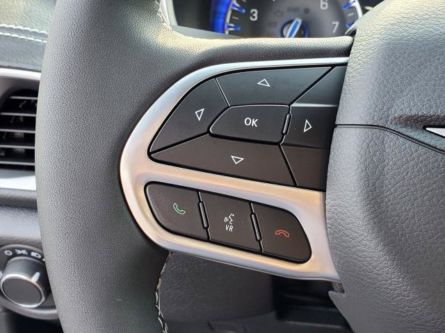 Used 2027 Chrysler Pacifica Select AWD/4WD image 10