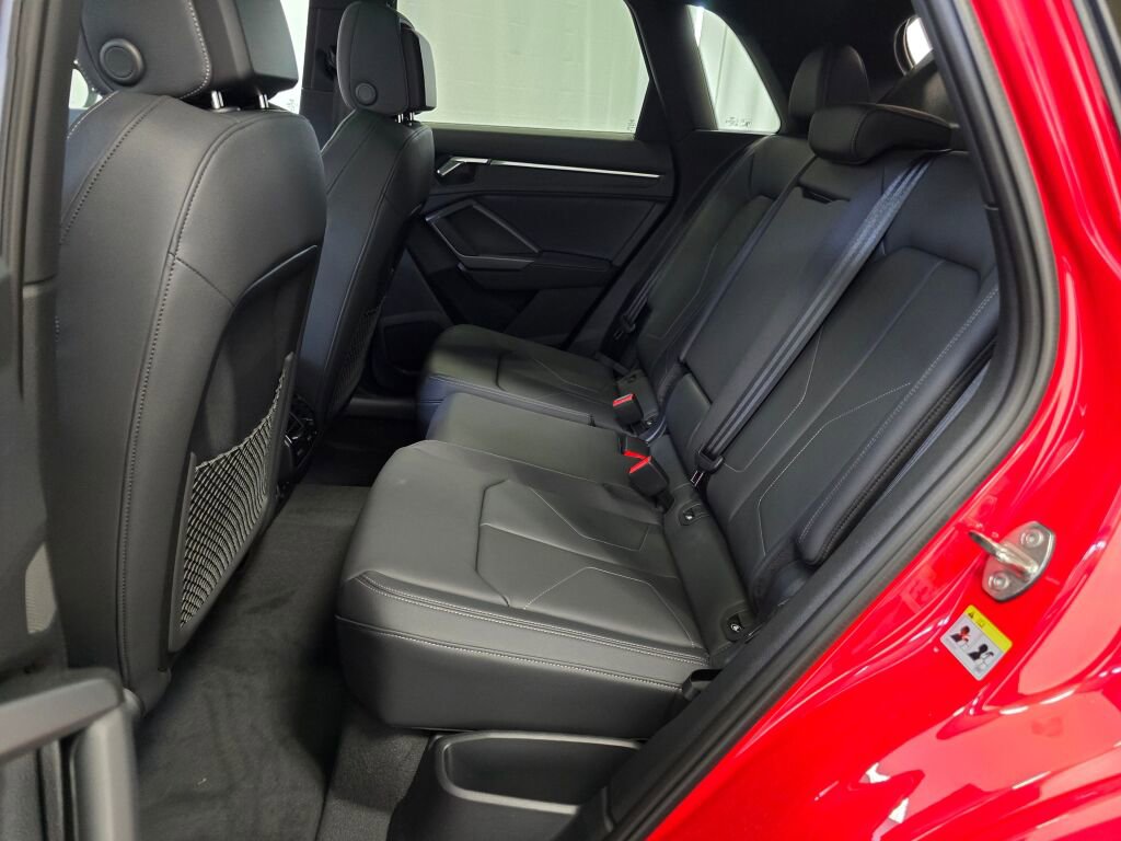 New 2025 Audi Q3 2.0T Premium image 18