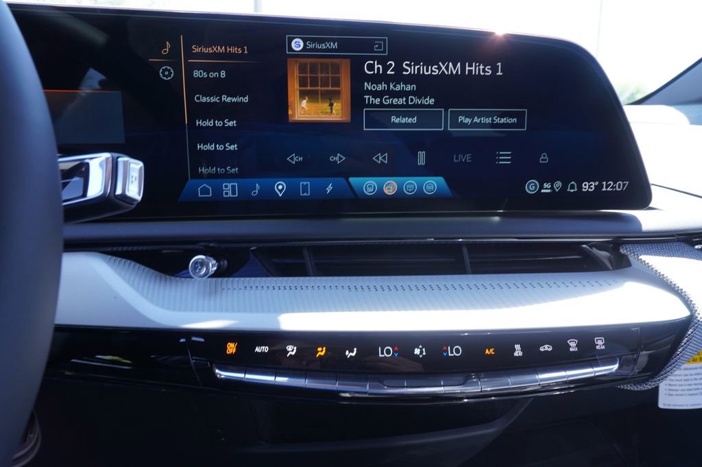 New 2026 Cadillac Optiq Luxury 1 image 19