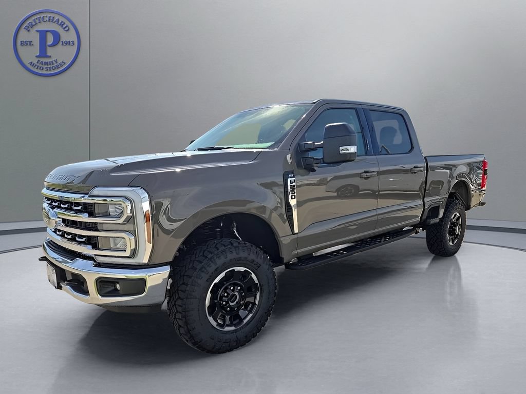 New 2026 Ford F250 XLT w/ XLT Premium Package AWD/4WD image 3