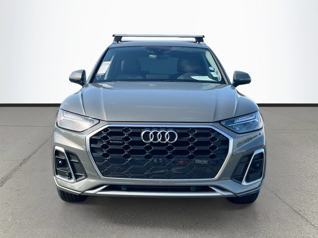 Used 2023 Audi Q5 2.0T Premium w/ Convenience Package AWD/4WD image 2