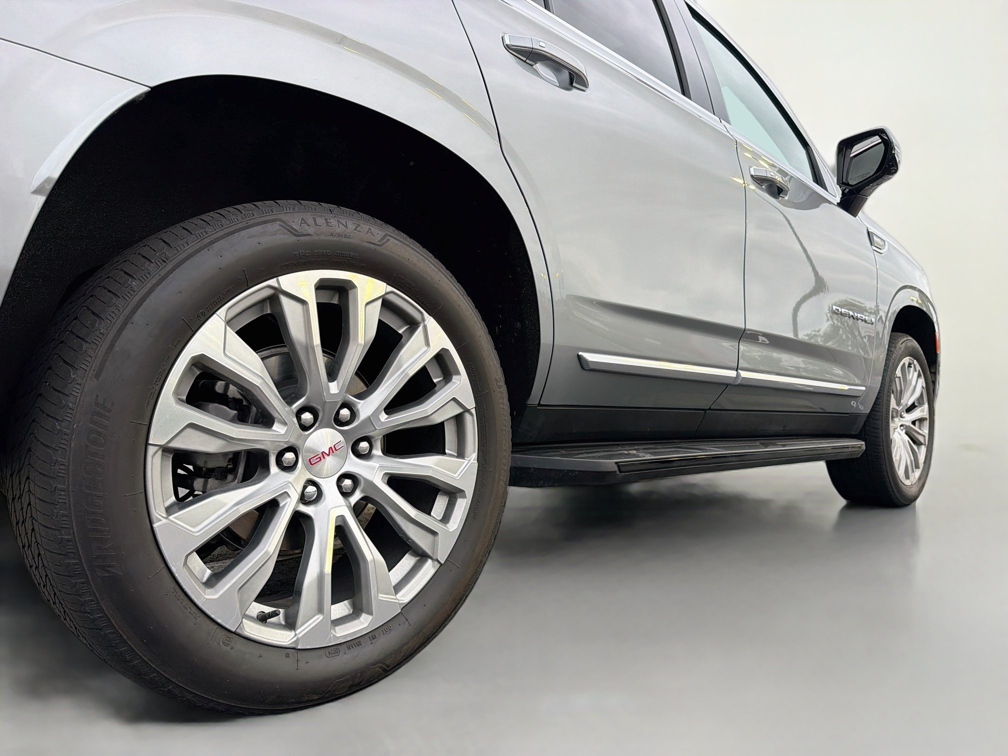 Used 2024 GMC Yukon Denali AWD/4WD image 7
