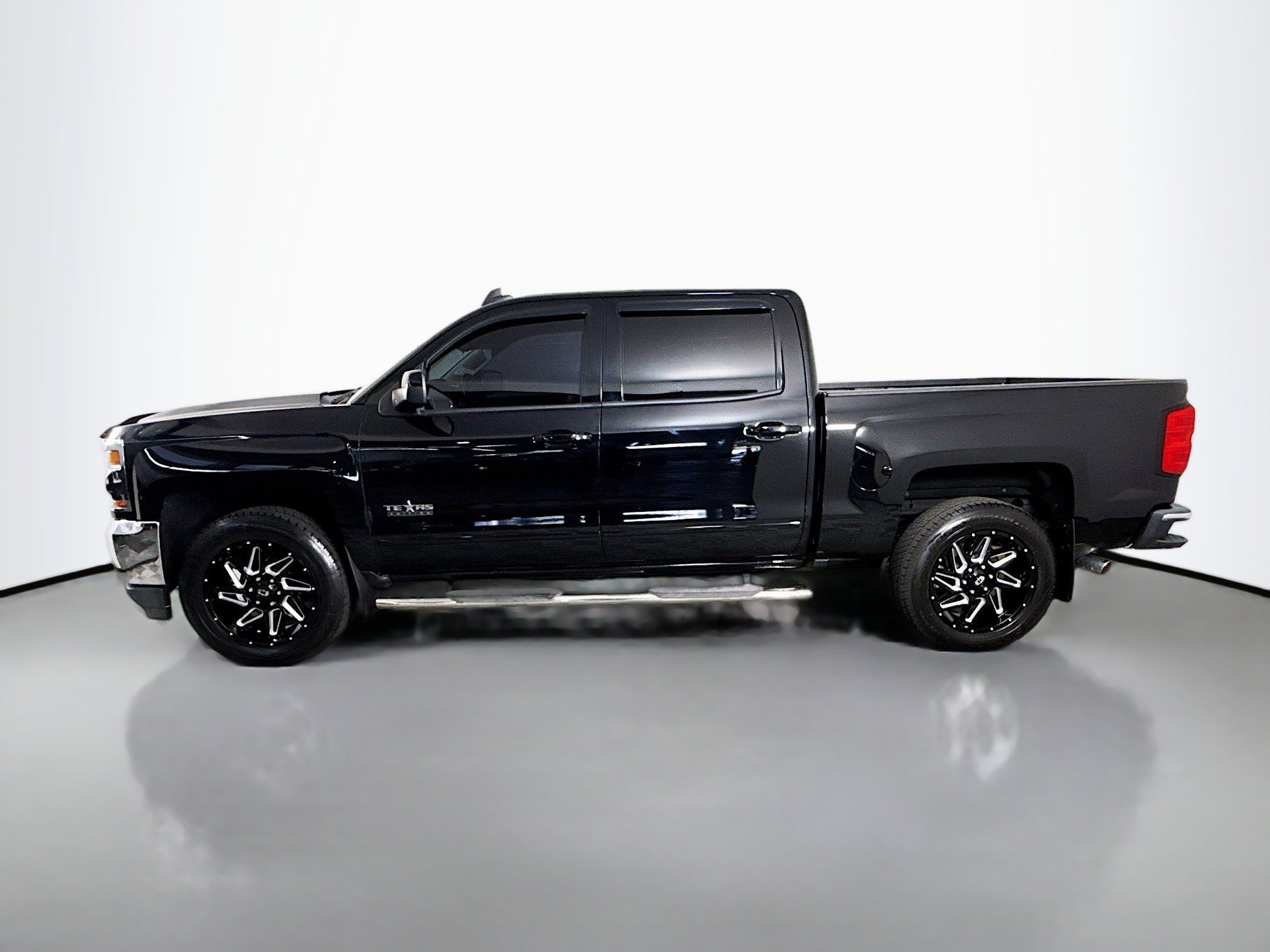 Used 2018 Chevrolet Silverado 1500 LT w/ Texas Edition RWD image 6