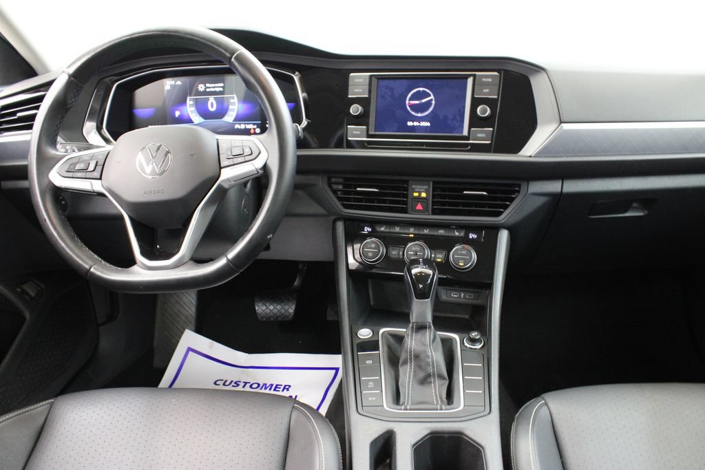 Used 2024 Volkswagen Jetta SE FWD image 9