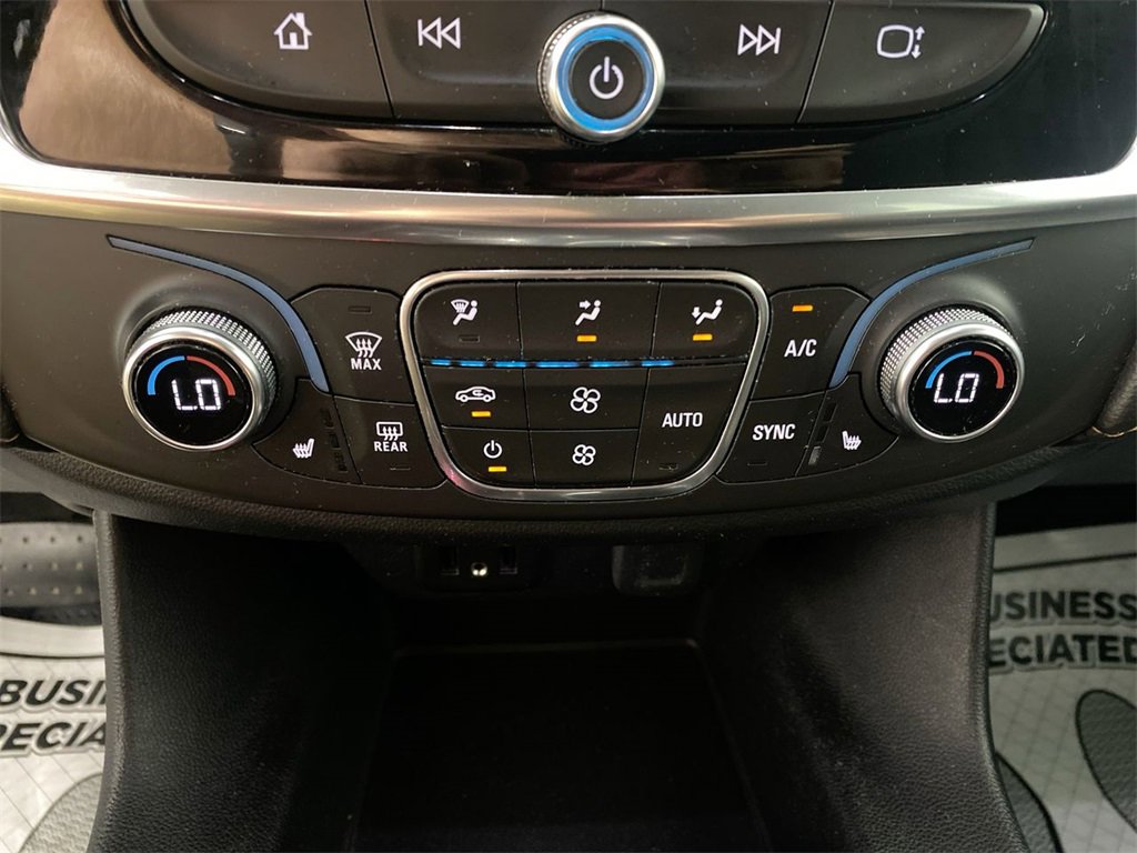 Used 2019 Chevrolet Traverse LT image 18