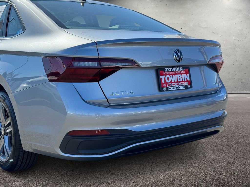 Used 2024 Volkswagen Jetta SE image 5