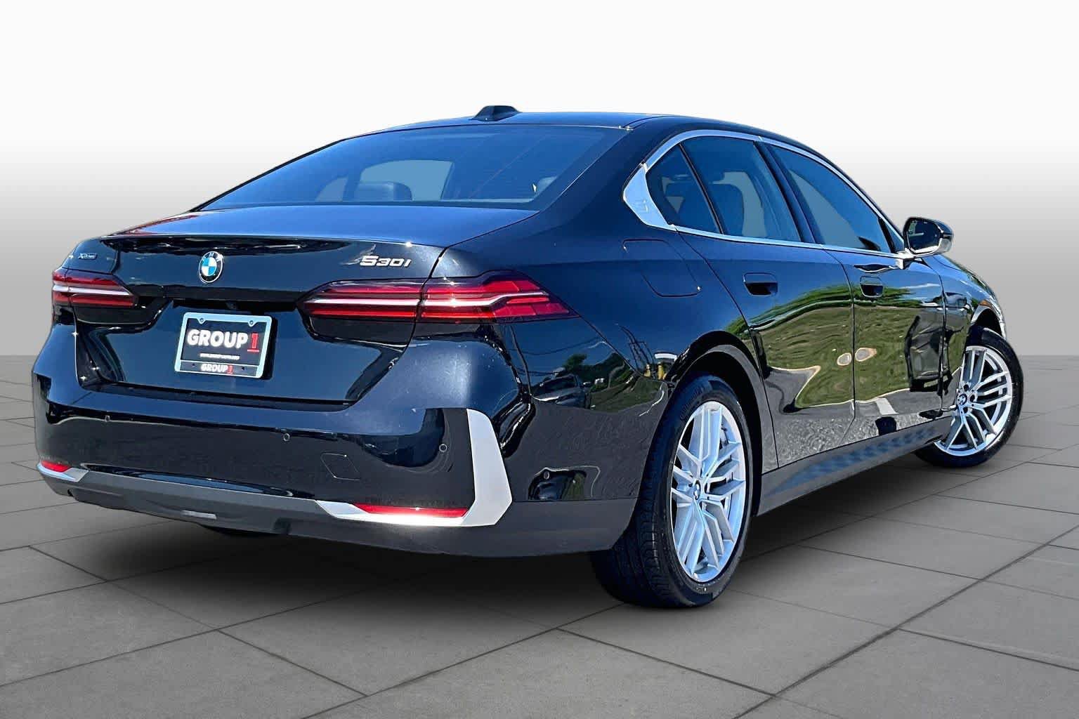Used 2024 BMW 530i xDrive w/ Convenience Package AWD/4WD image 13