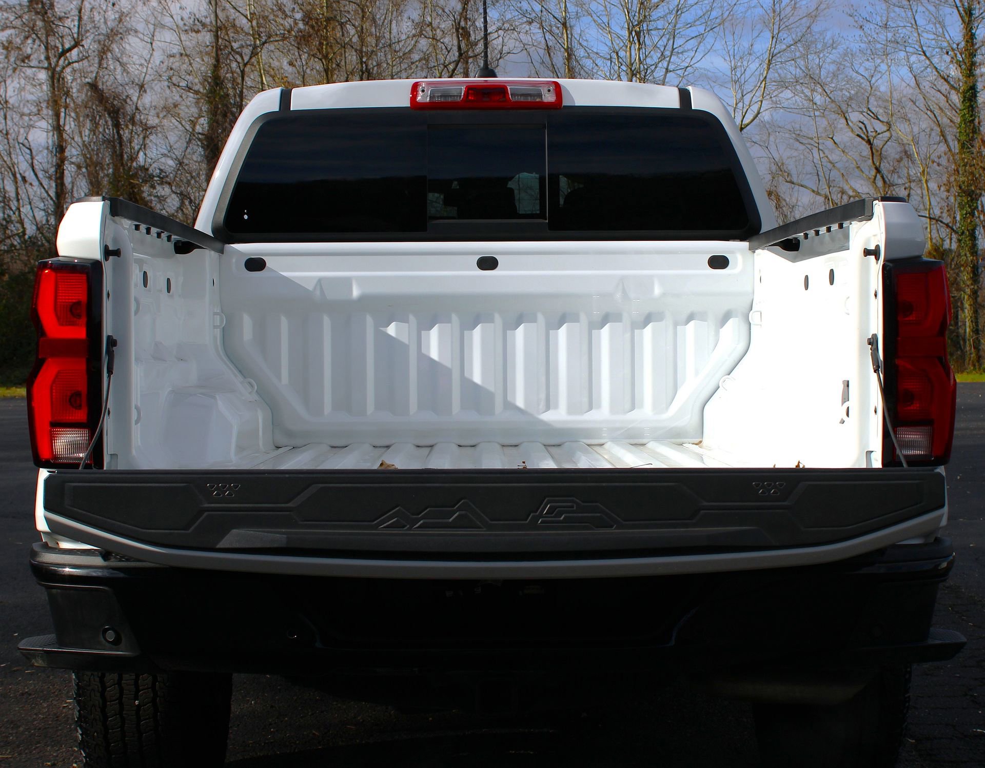 Used 2024 Chevrolet Colorado Z71 w/ Z71 Convenience Package 2 image 13