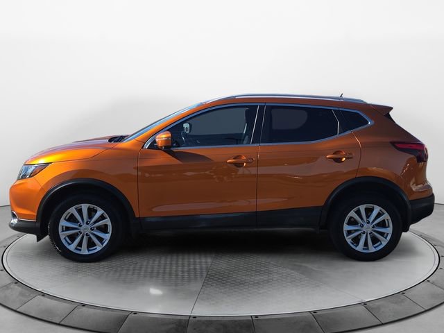 Used 2017 Nissan Rogue Sport SV w/ SV Premium Package image 2