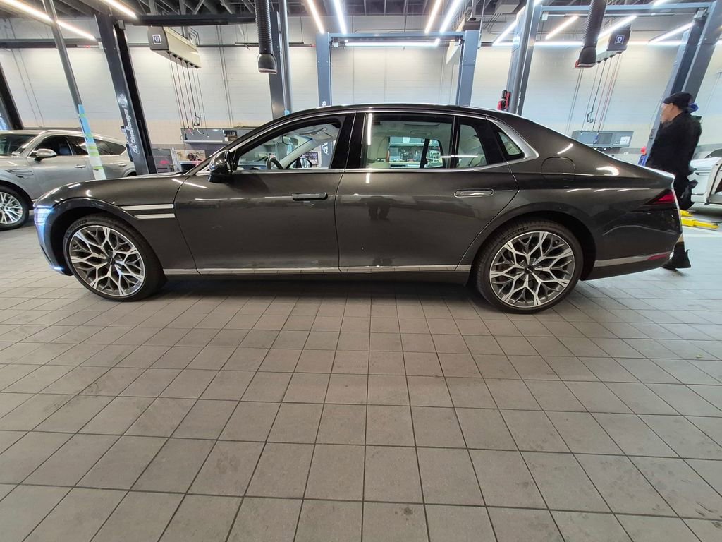 Used 2023 Genesis G90 3.5T image 4