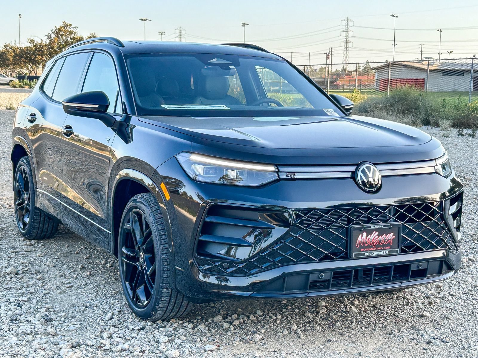 New 2026 Volkswagen Tiguan SE R-Line FWD image 3