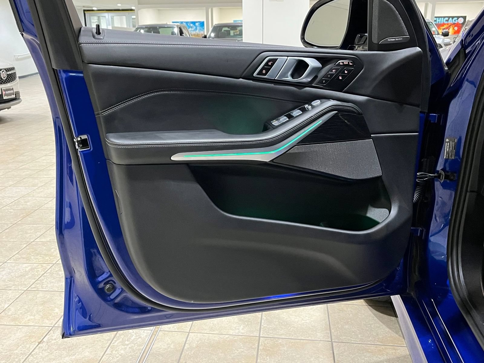 Used 2025 BMW X7 M60i AWD/4WD image 15