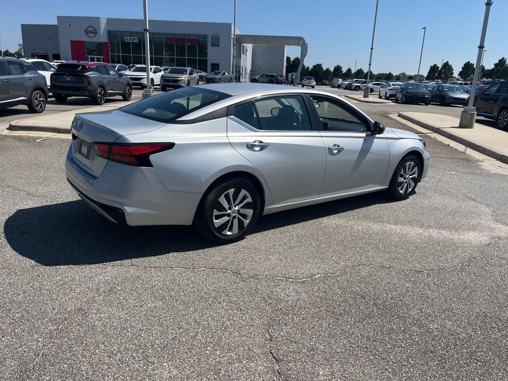 Used 2024 Nissan Altima 2.5 S FWD image 5