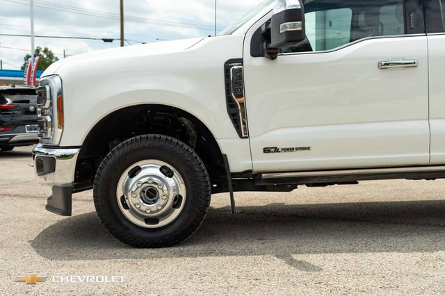 Used 2023 Ford F350 Lariat w/ Lariat Ultimate Package AWD/4WD image 11
